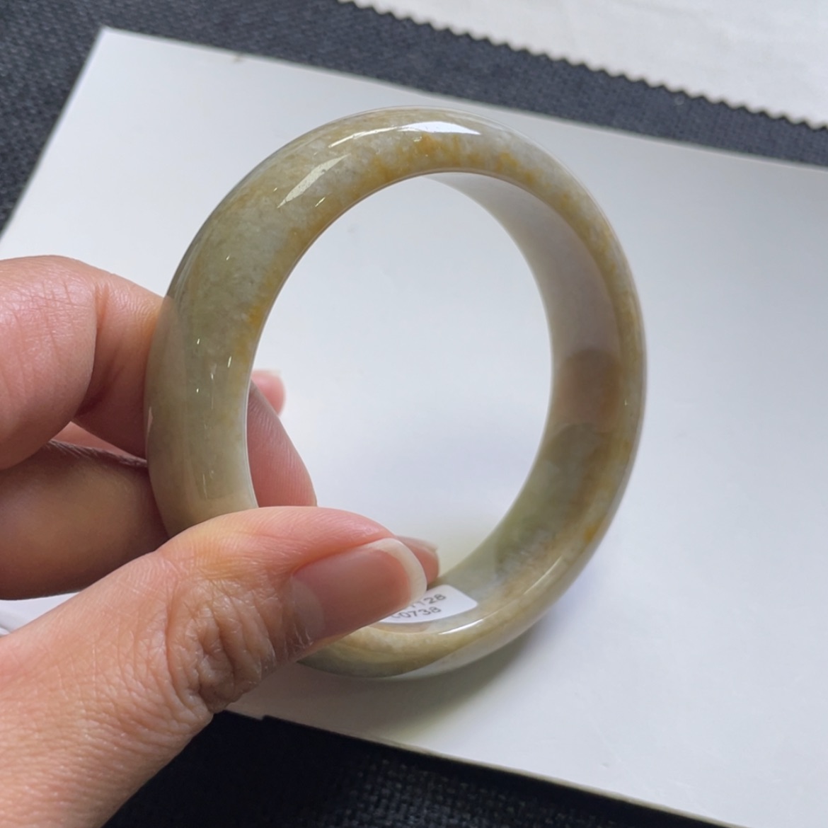 【闪购商品】翡翠颈饰未镶嵌黄翡手镯