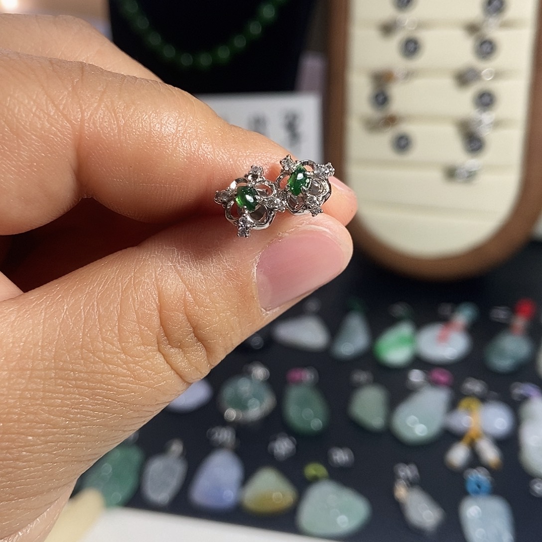 翡翠未镶嵌颈饰49