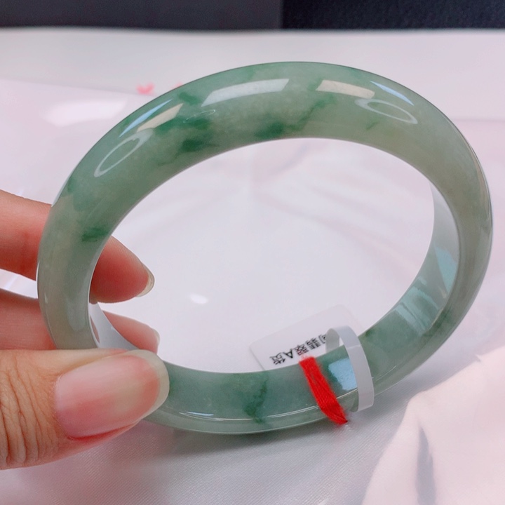 当***Z翡翠未镶嵌手镯61圈