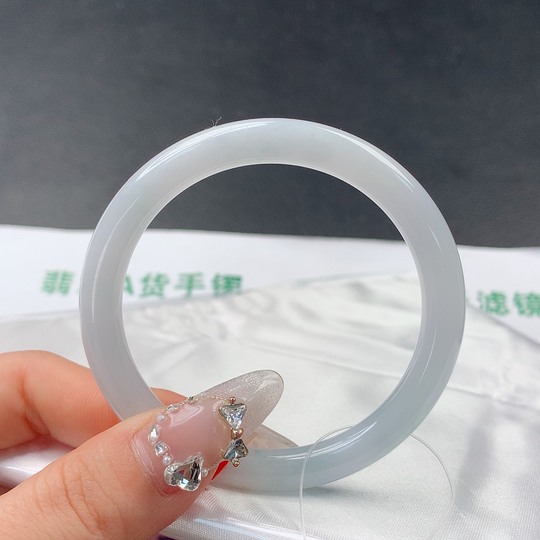 翡翠手镯未镶嵌29圆52