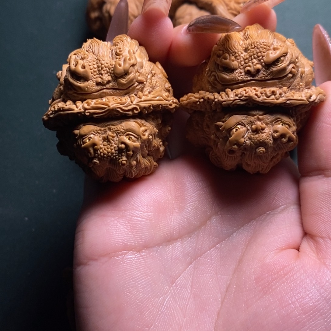 @***点文玩核桃蛤蟆头醒狮双面