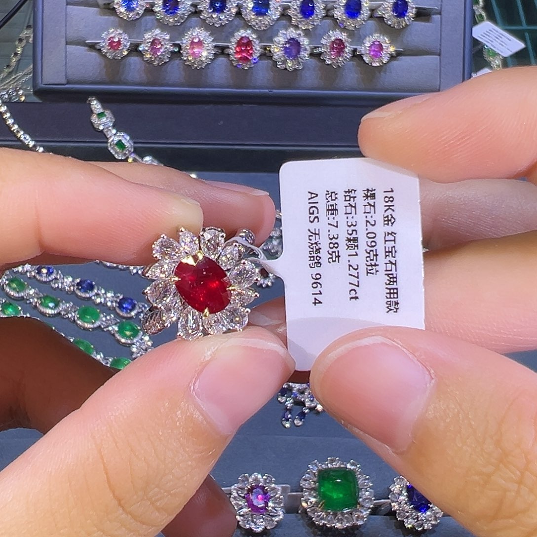 戒指18K金镶嵌红宝石