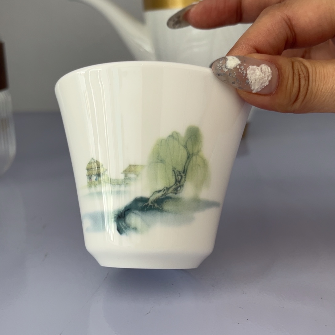 瓷片山水清音主人杯