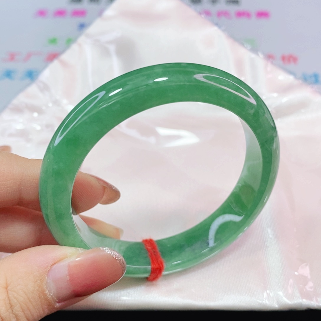 未镶嵌手镯翡翠51,7圈满绿性价比高