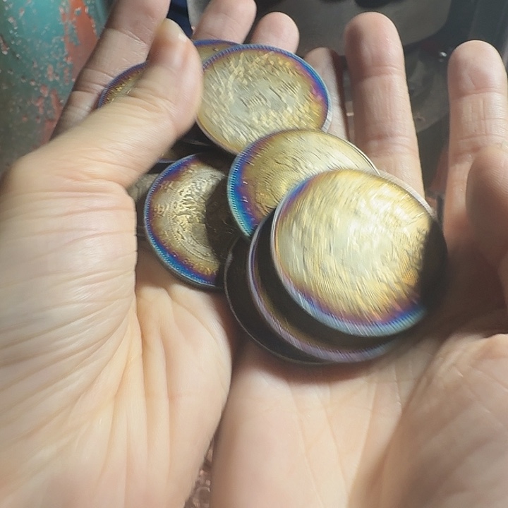 铜3个随机发。五彩。包邮