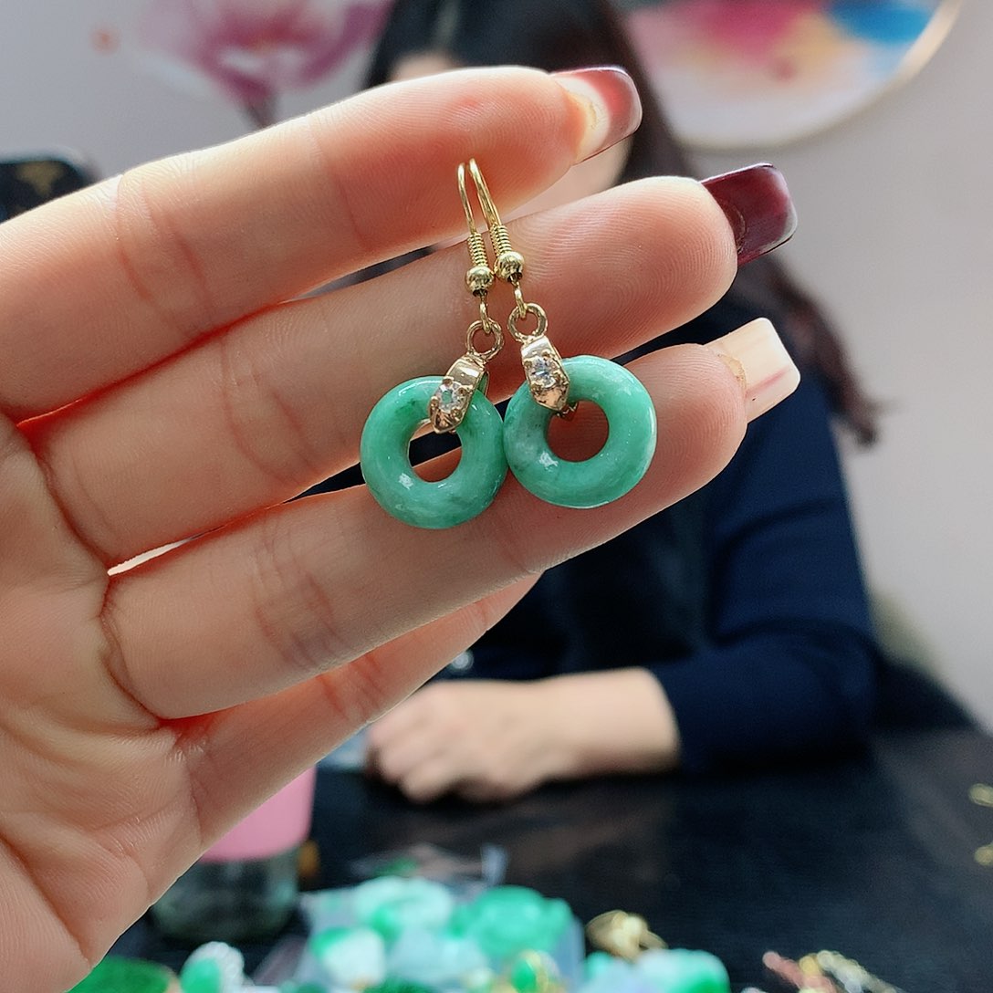 【闪购商品】翡翠耳饰未镶嵌，