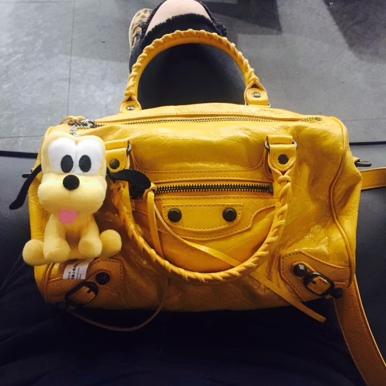 95新 Balenciaga/巴黎世家 只盒/柠檬黄枪钉TwiggyMini机车包无镜