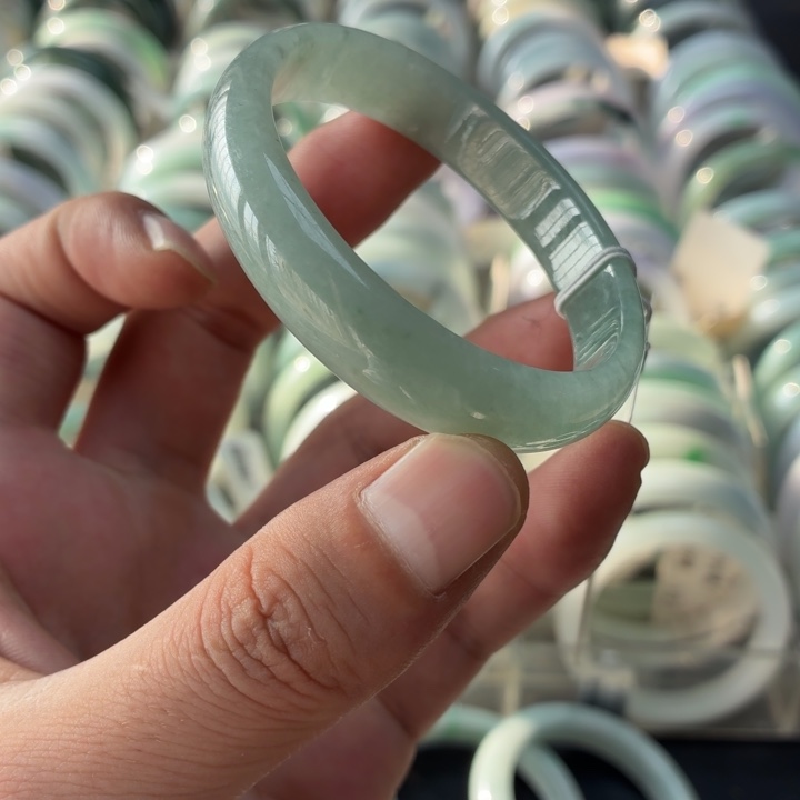 翡翠未镶嵌手镯翡翠手镯