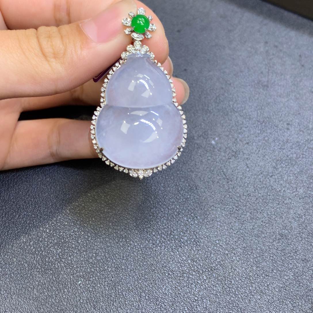 翡翠18K金镶嵌颈饰翡翠