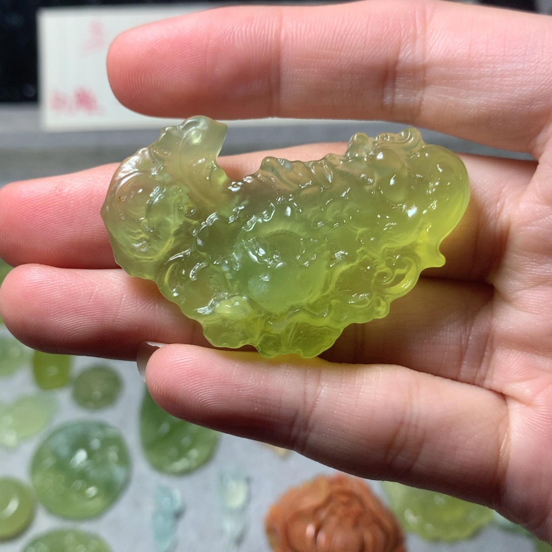蛇纹石玉合金颈饰