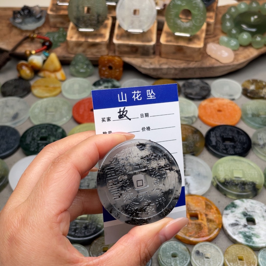 故***-蛇纹石玉未镶嵌颈饰