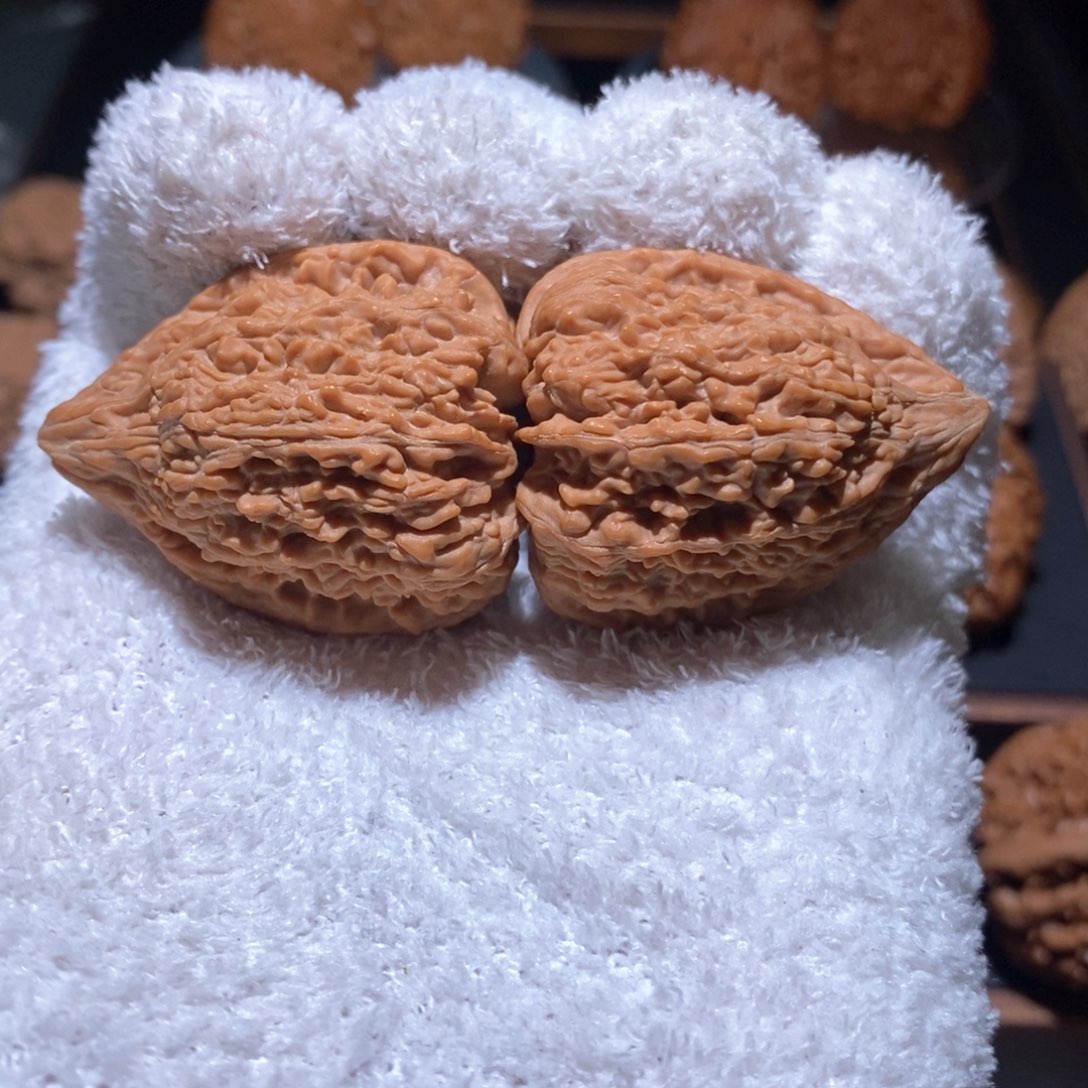 文玩核桃吊坠塔尖