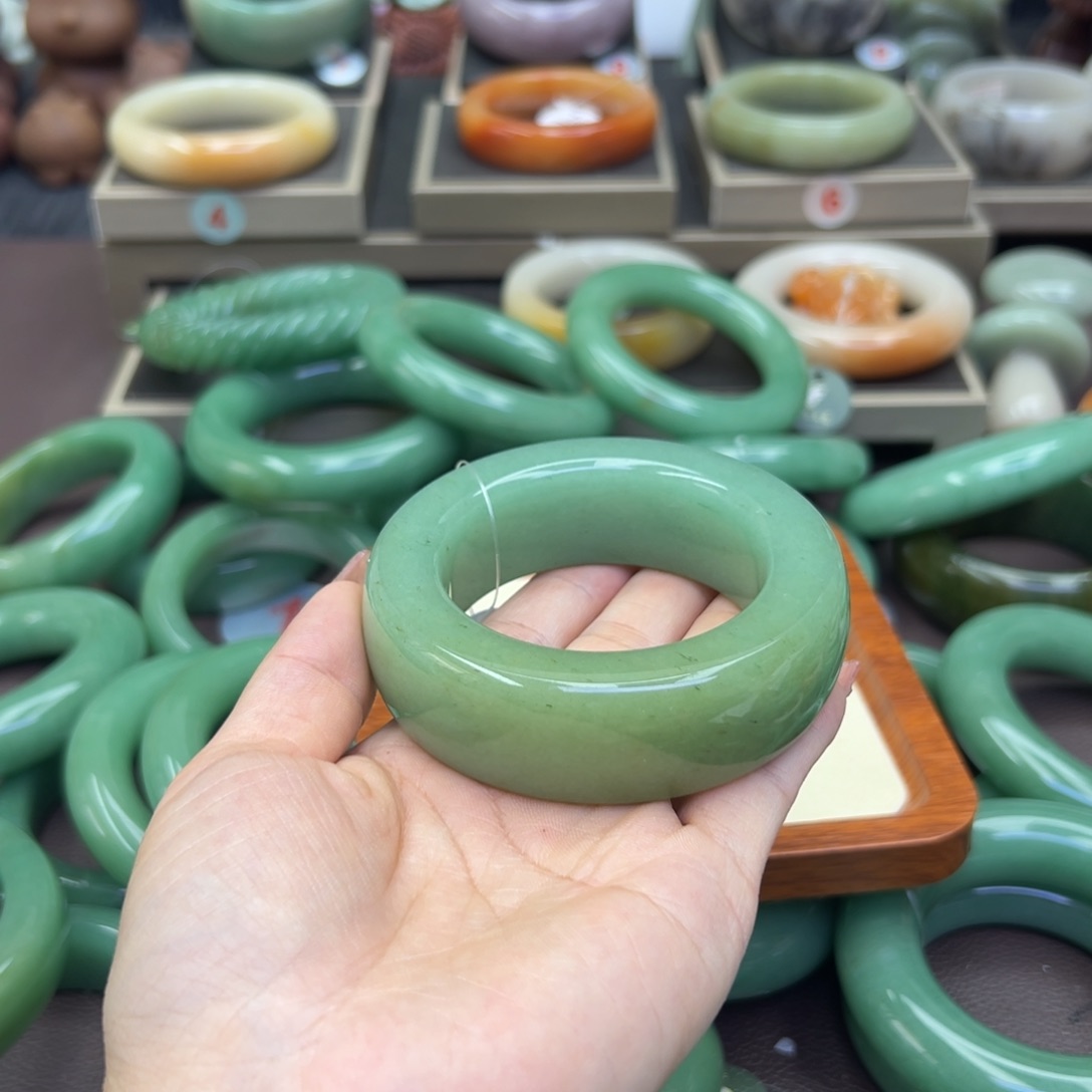 石英岩玉手镯未镶嵌@****?