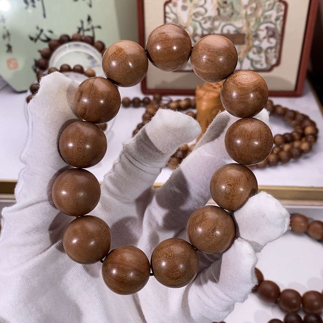 檀香木手串/手链顺纹黑肉18福利