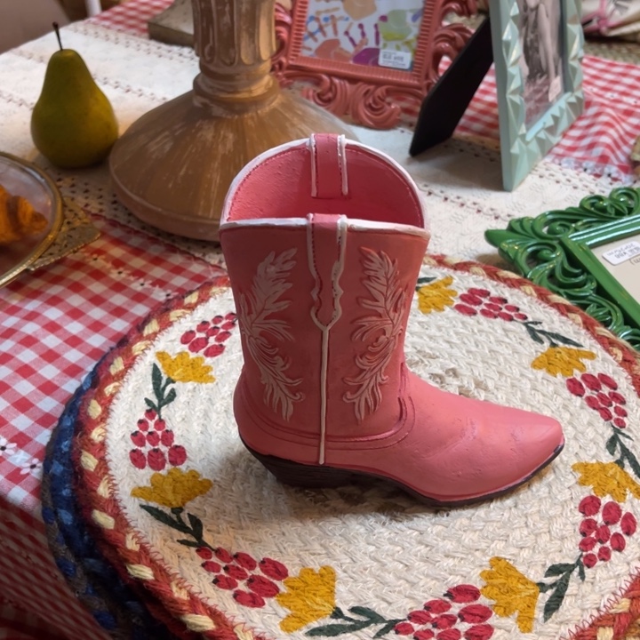 *****树脂粉色靴子花瓶安提克斯