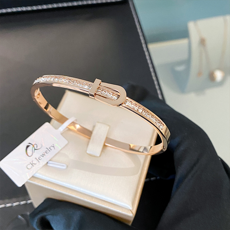 钛钢合成锆石手镯 玫瑰金色镶钻皮带扣手镯B400