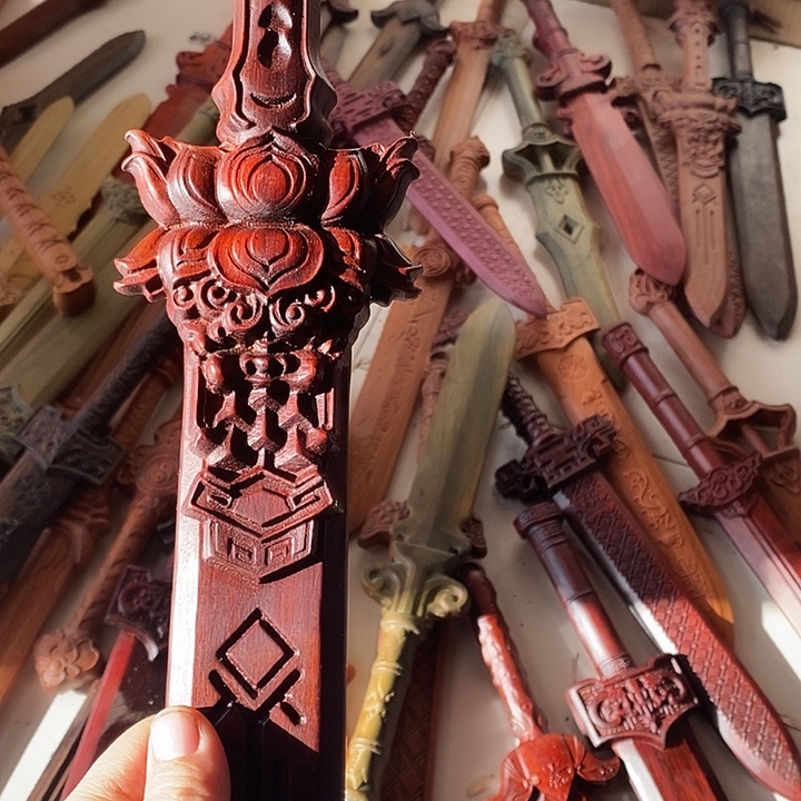 啊***呸成套家具紫檀木类