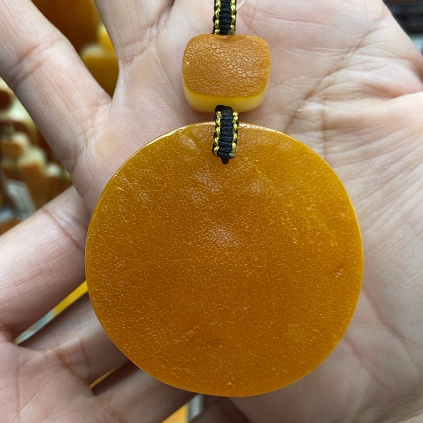 【闪购商品】琥珀颈饰未镶嵌