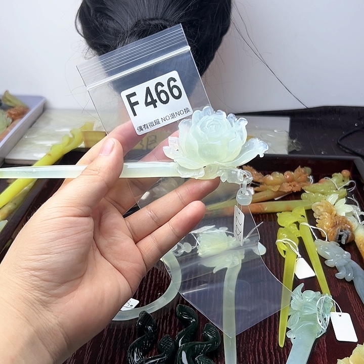 蛇纹石玉发饰合金白*兰