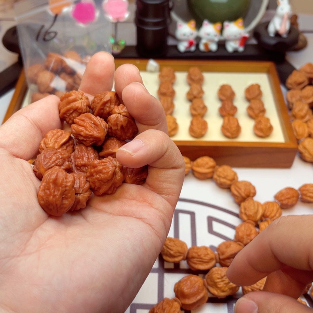 文玩核桃手串蛤蟆头