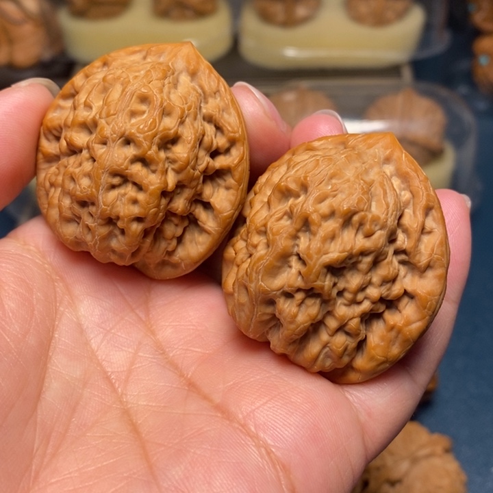 【闪购商品】文玩核桃把件金公子