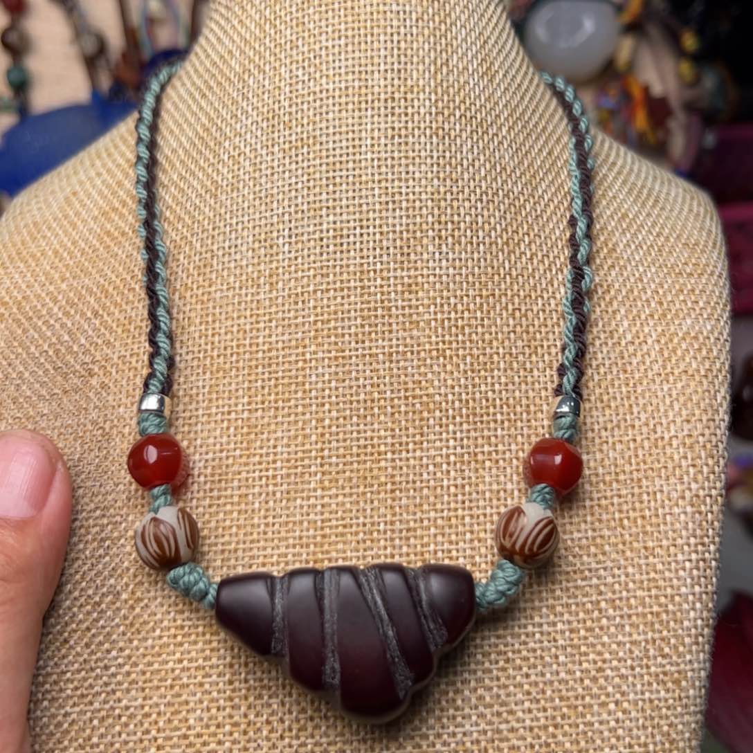 玛瑙/玉髓颈饰未镶嵌