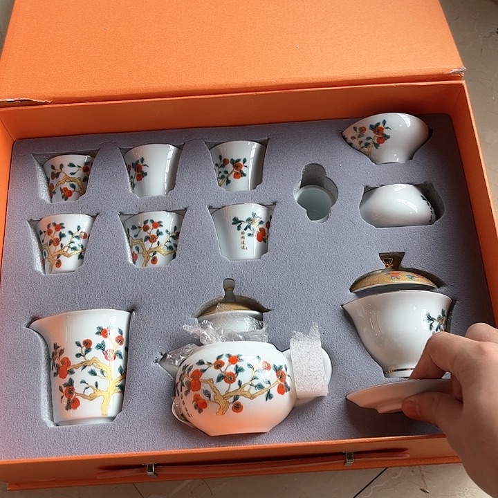 孤品茶具套装等。