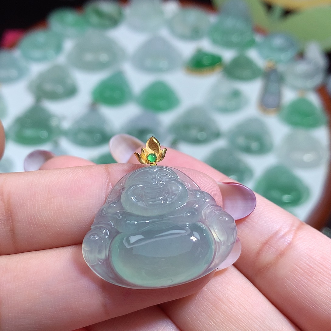 翡翠未镶嵌颈饰佛公