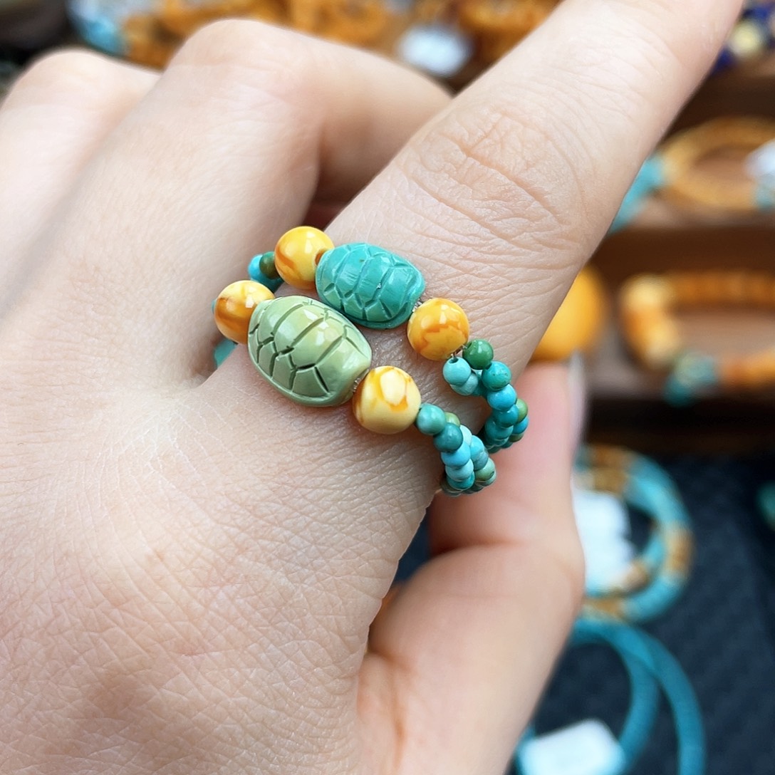 未镶嵌琥珀颈饰多样发其一