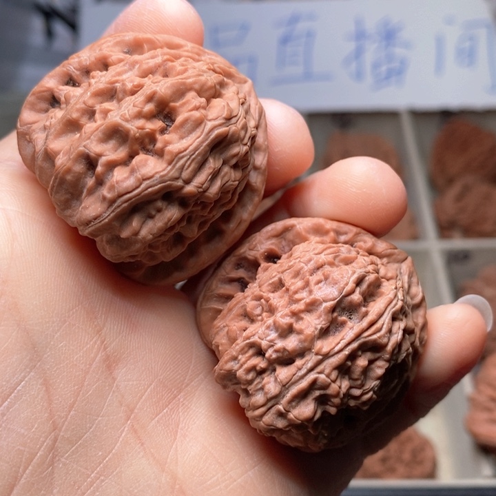 文玩核桃吊坠大*?三角白