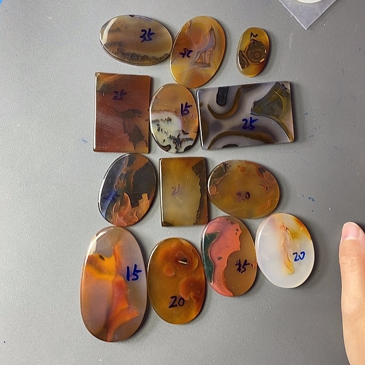 黑***哥玛瑙/玉髓未镶嵌珠宝半成品