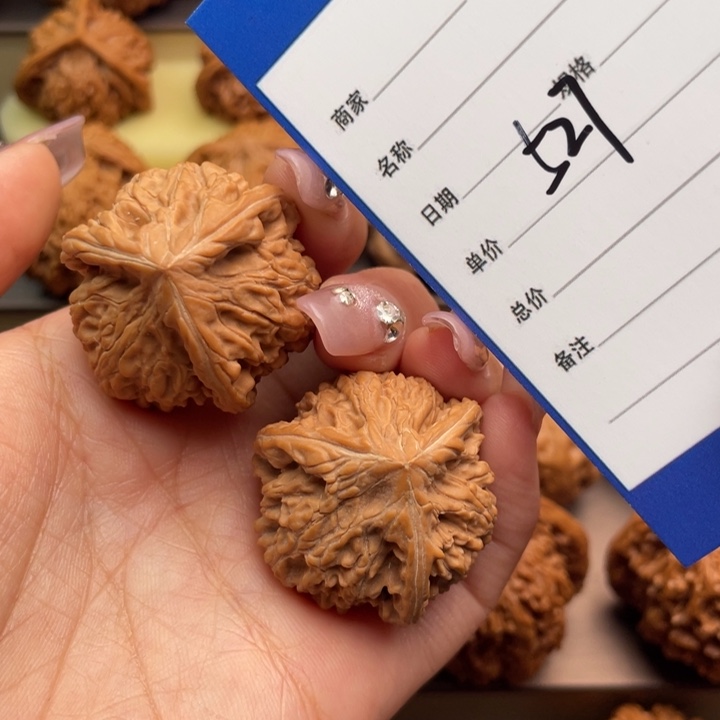 文玩核桃吊坠孟*哆527号文山奔