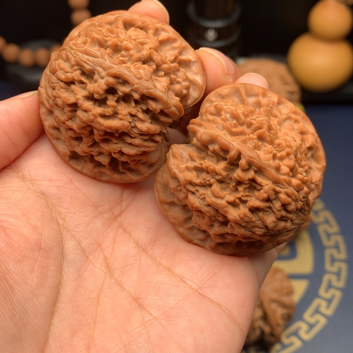 ****把件文玩核桃44球体红皮满天星