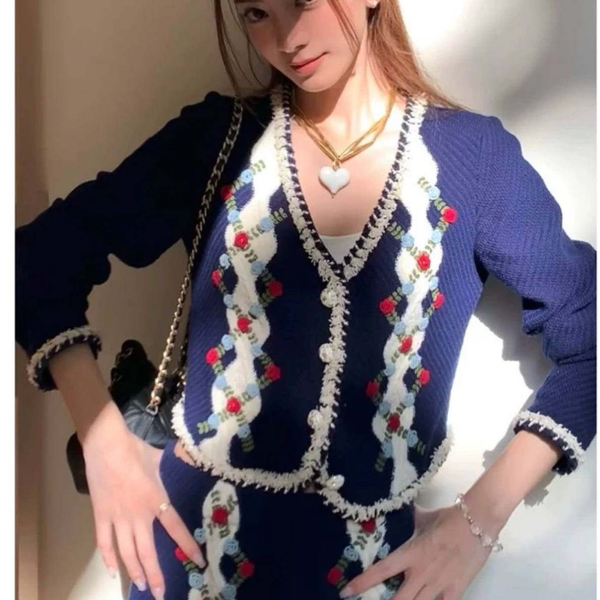 花颜颜2025秋季新款法式复古撞色立体花朵针织开衫半裙套装