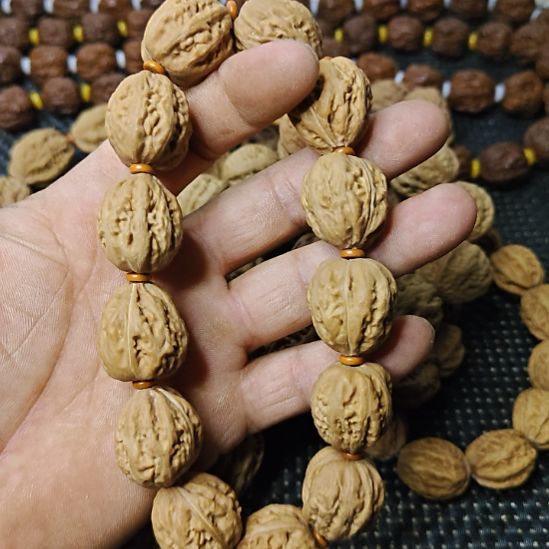 亿***木质类纯野生山核桃