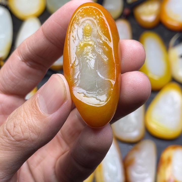 和田玉未镶嵌颈饰