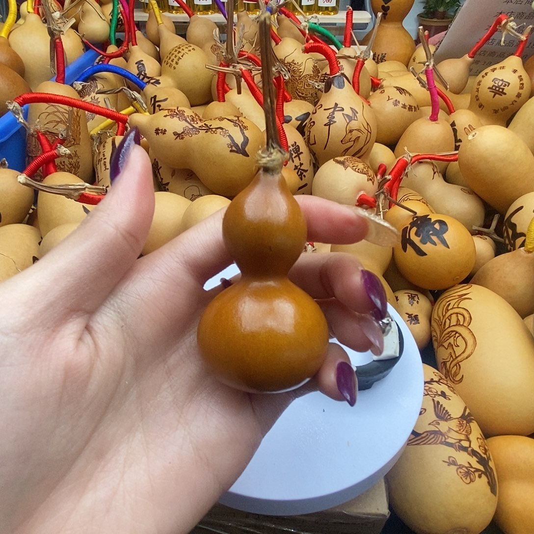 帅***虎香榧木葫芦工艺品