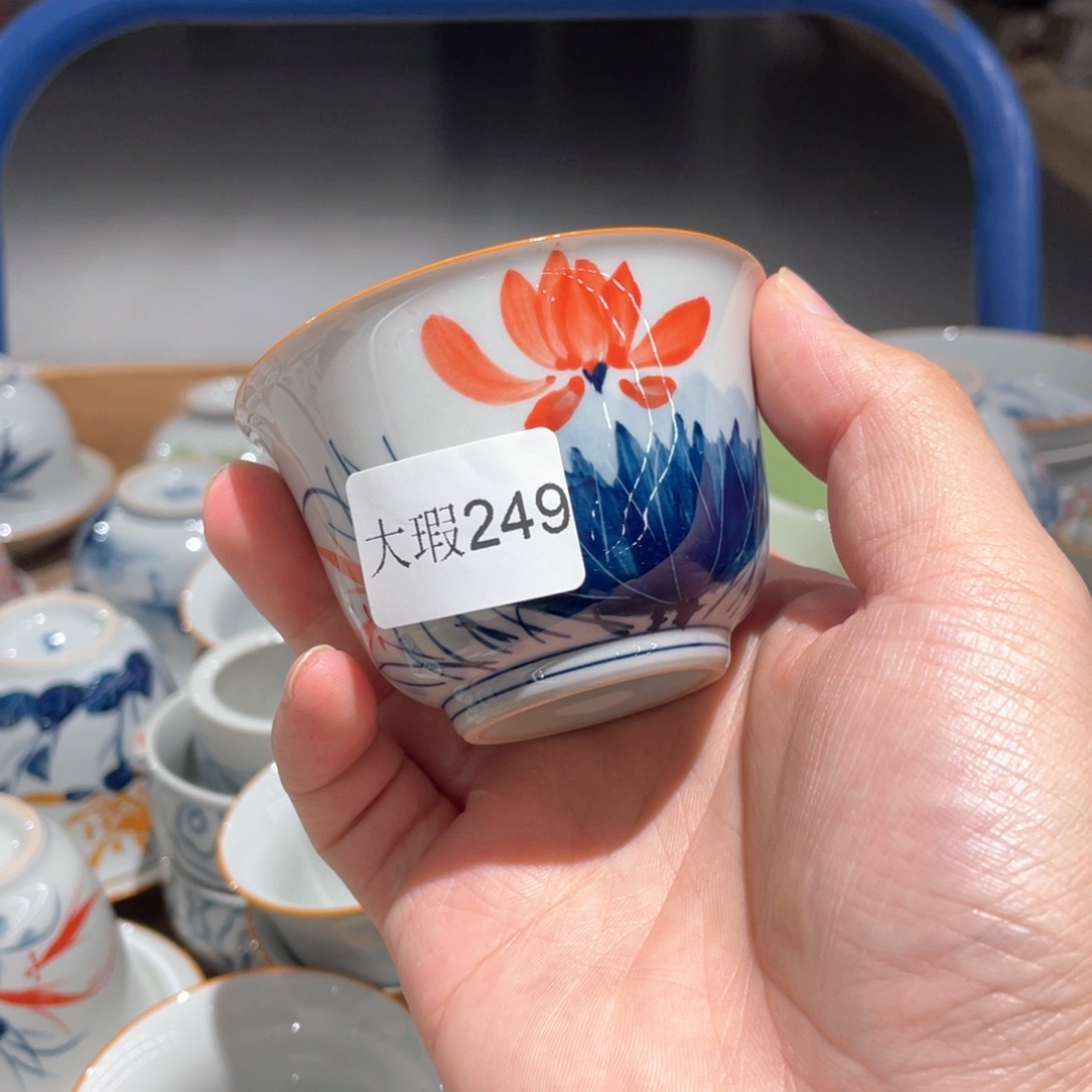 釉下手绘茶具微瑕