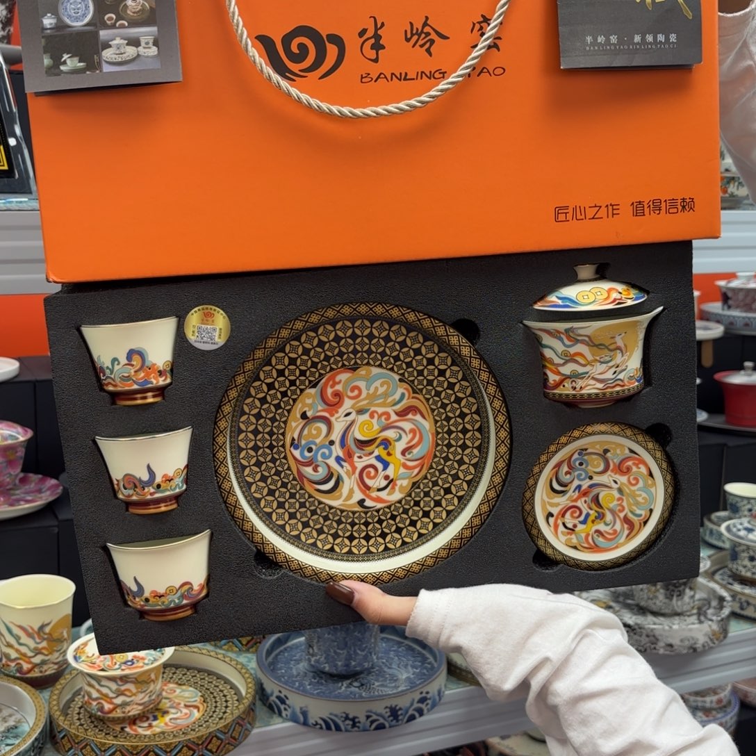 高端大气中蕴含大量茶具