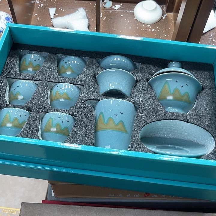 孤品茶具套装等。       