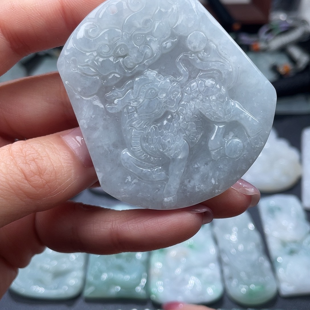 翡翠未镶嵌颈饰翡翠