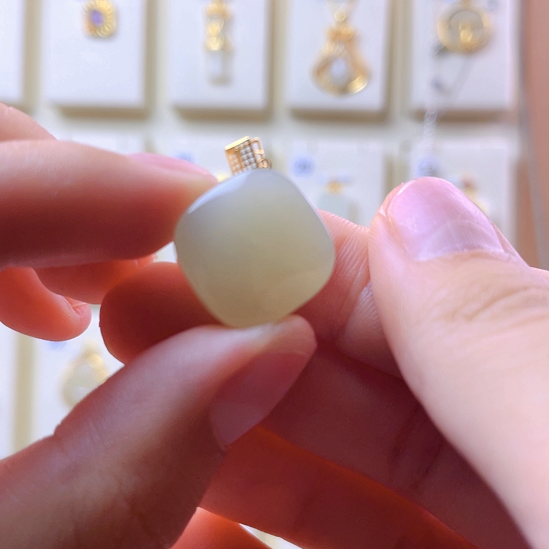 雾***.和田玉18K金镶嵌吊坠(赠链)