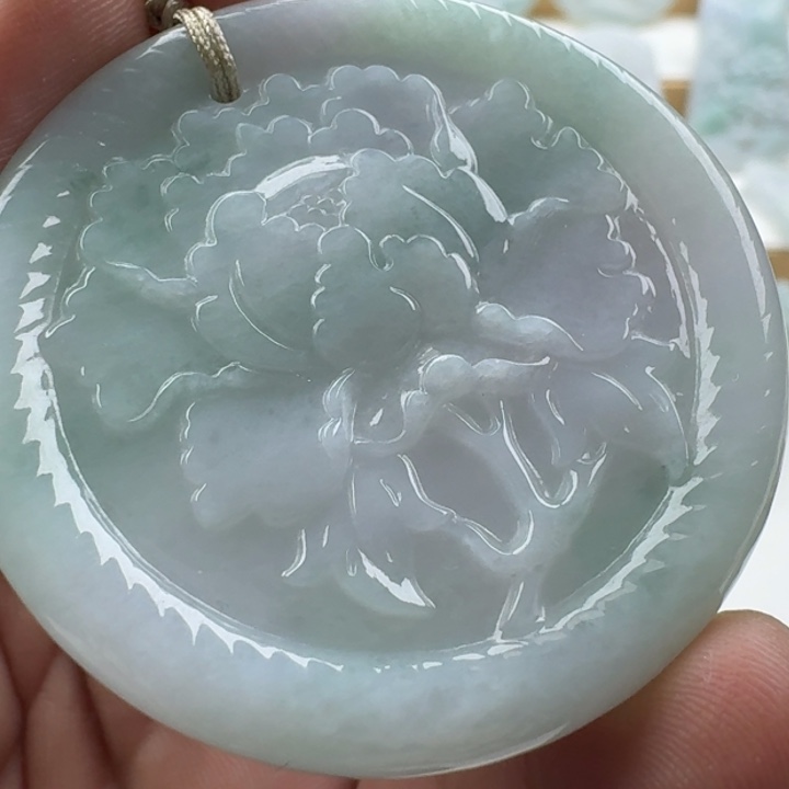 翡翠未镶嵌颈饰天然缅甸A货翡翠