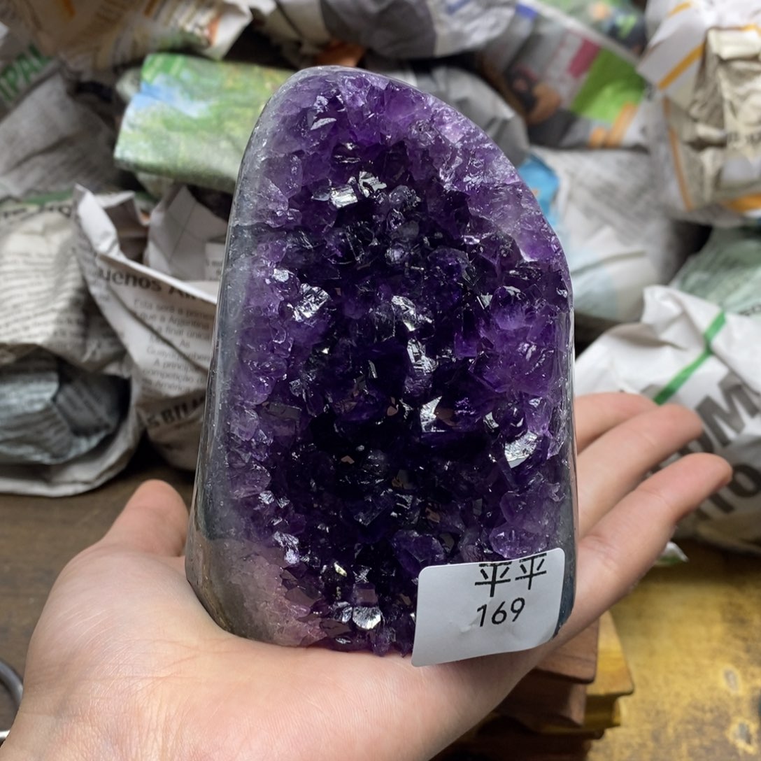 紫晶乌拉圭未镶嵌