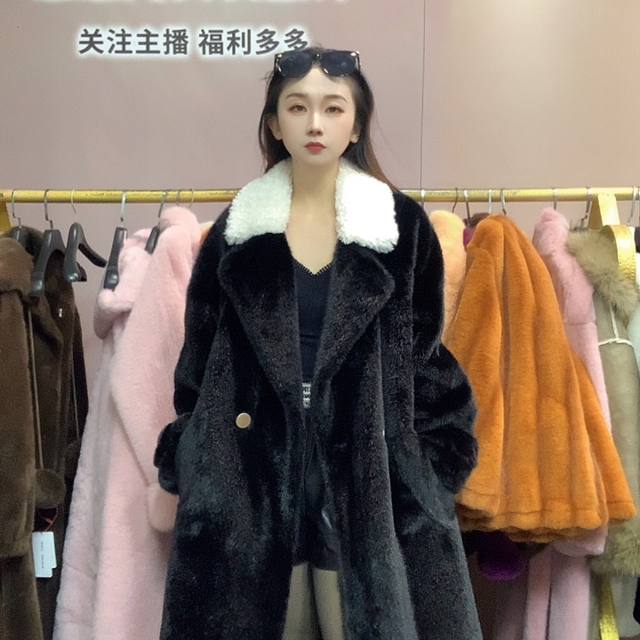 白领黑色长款大外套