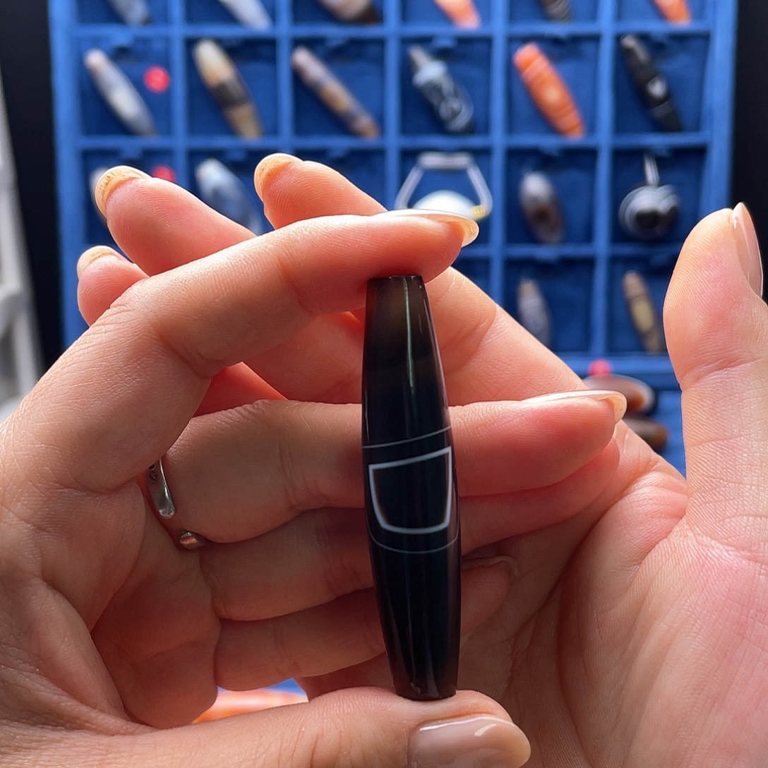 M***言玛瑙/玉髓未镶嵌珠宝半成品