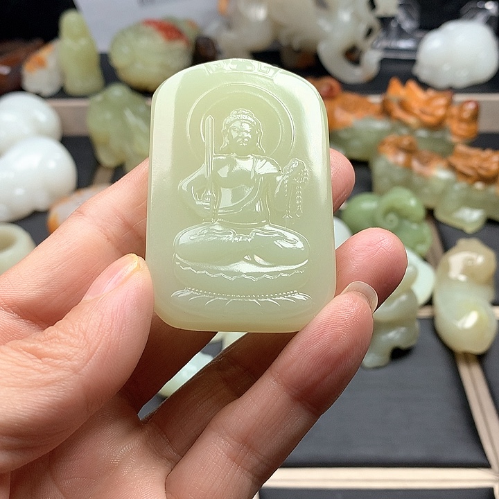 石英质玉颈饰未镶嵌菩**荡