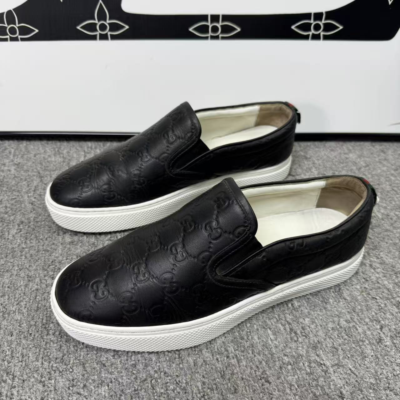 95新 GUCCI/古驰 男士黑色双G压印一脚蹬板鞋40欧码 ddm3295