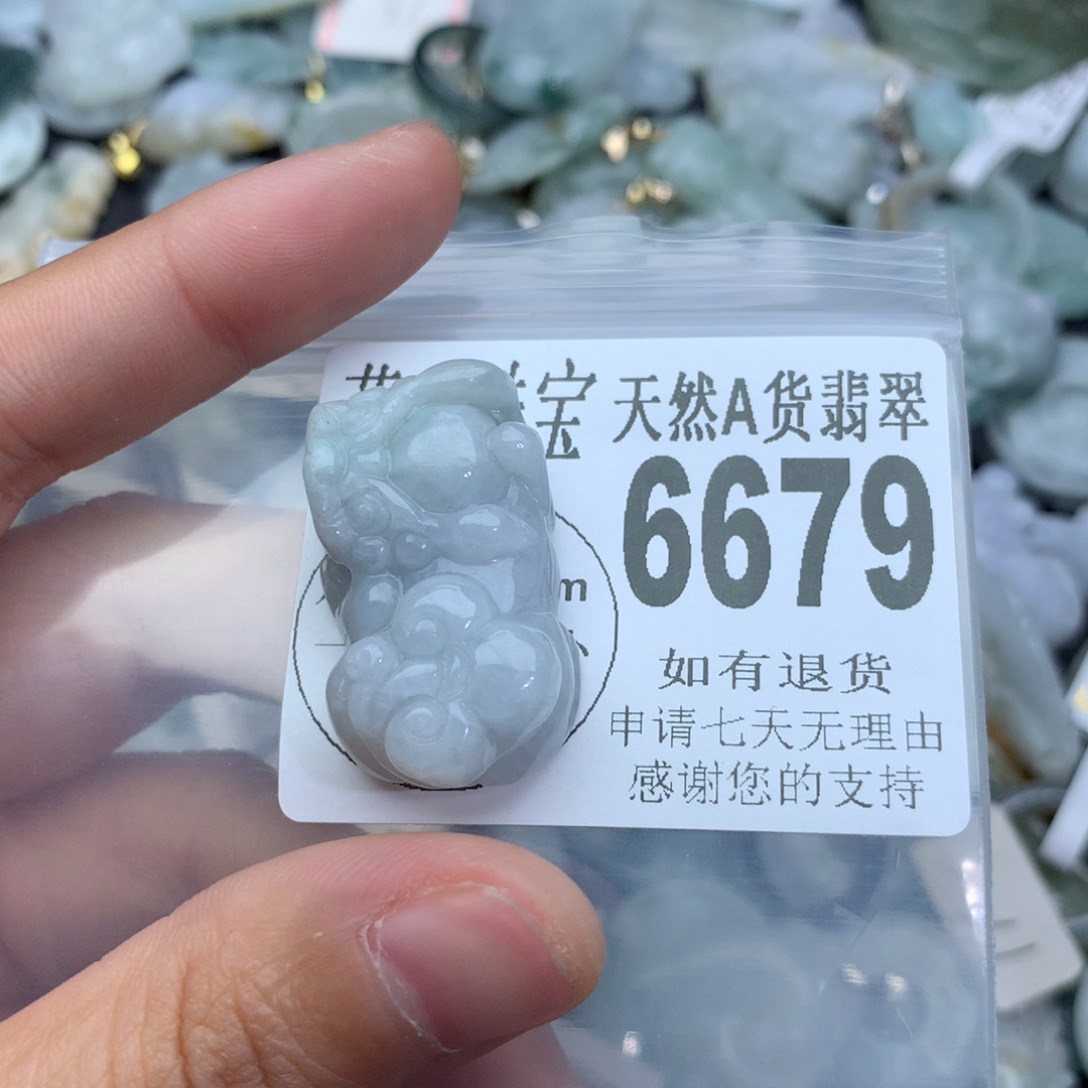 翡翠颈饰未镶嵌6679。