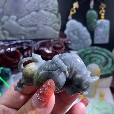 【闪购商品】颈饰未镶嵌翡翠犀牛